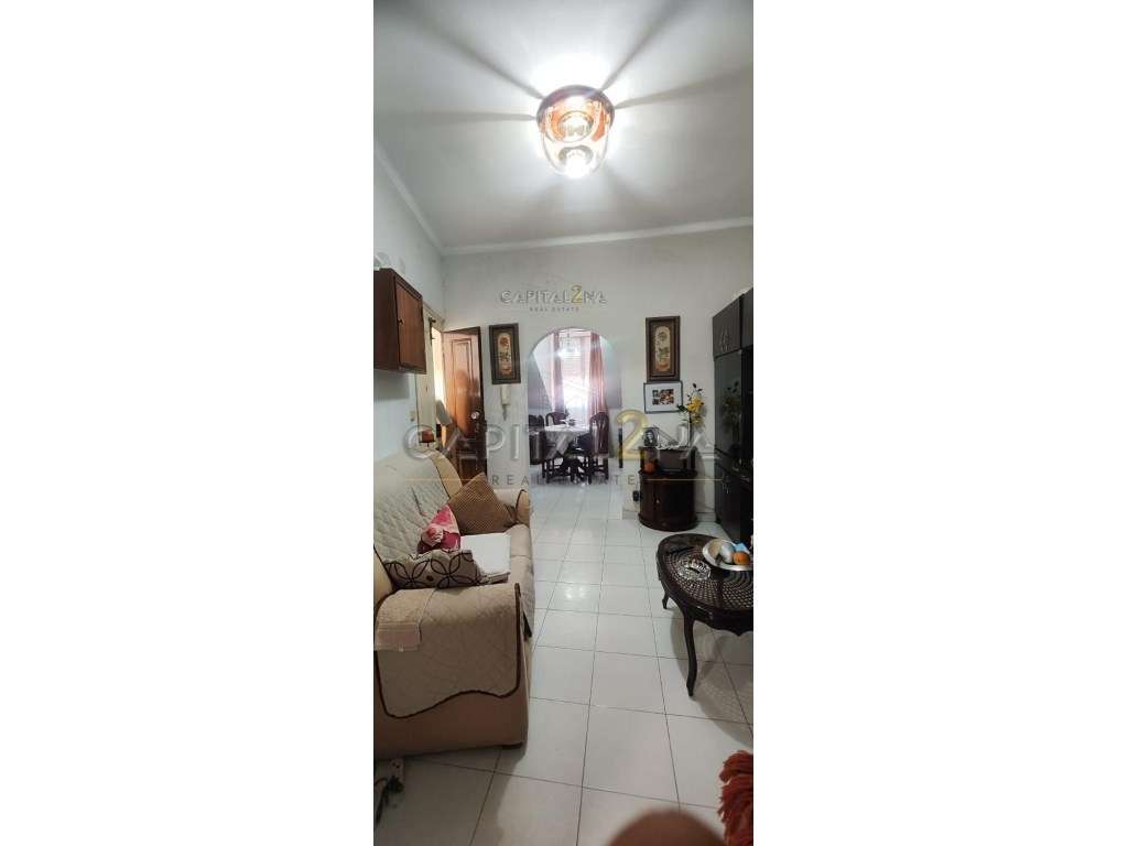 Prédio 4 Apartamentos T3 + Loja e ArmazémPrédio 4 Apartamentos T3 +...-39