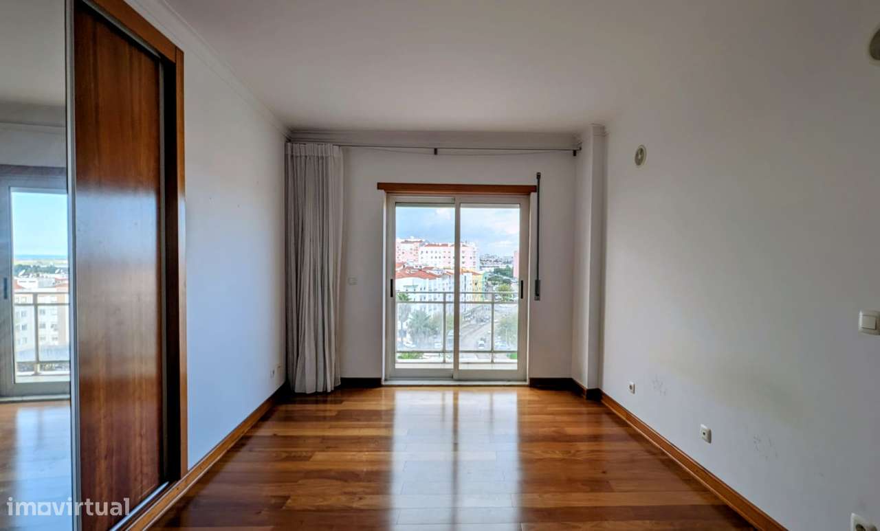 Apartamento T2 com Garagem em Santa Marta do Pinhal, Corroios - Grande imagem: 5/24