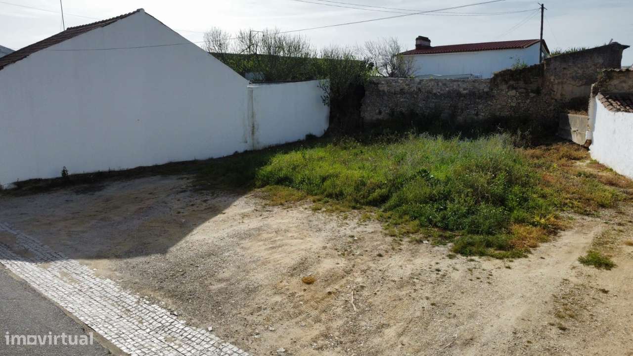 Apresentamos terreno totalmente urbano, com 107 m², na Lapa, Cartaxo-5
