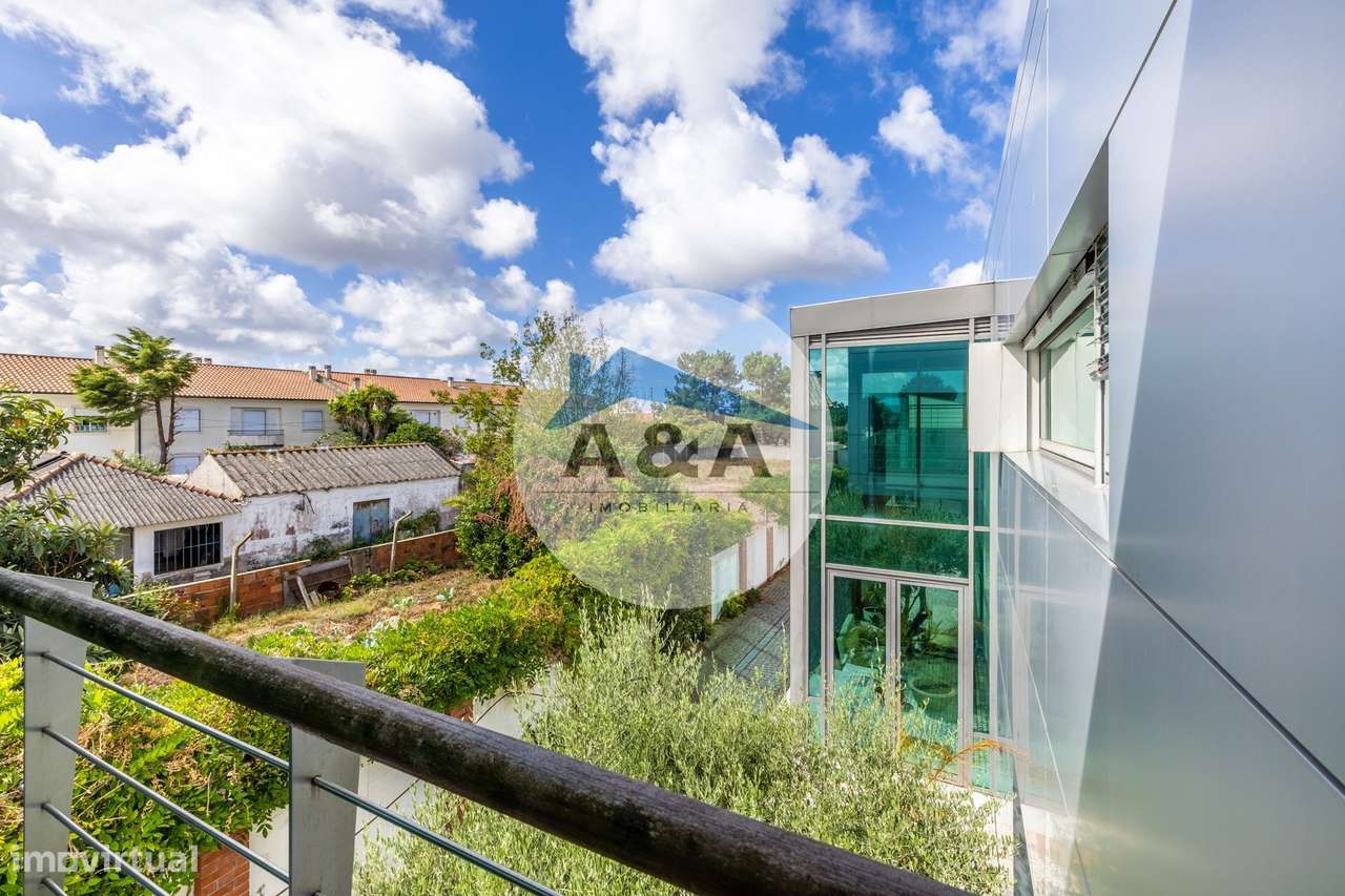 Exclusiva Propriedade de Luxo com Áreas Generosas e Próxima das Praias-33