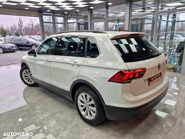 Volkswagen Tiguan - 10