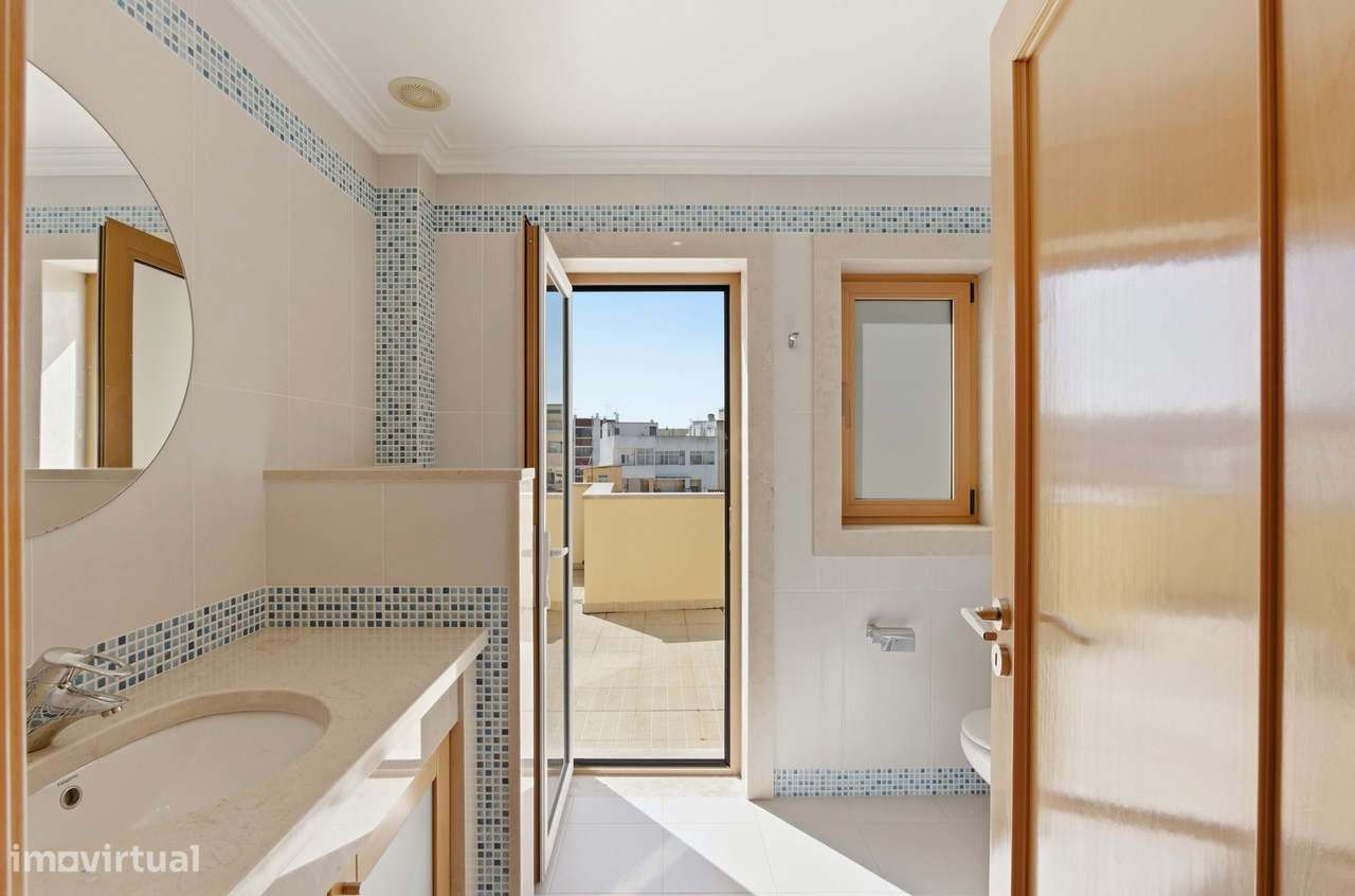 Moradia Familiar T4+1 | Lagoa, Algarve-36