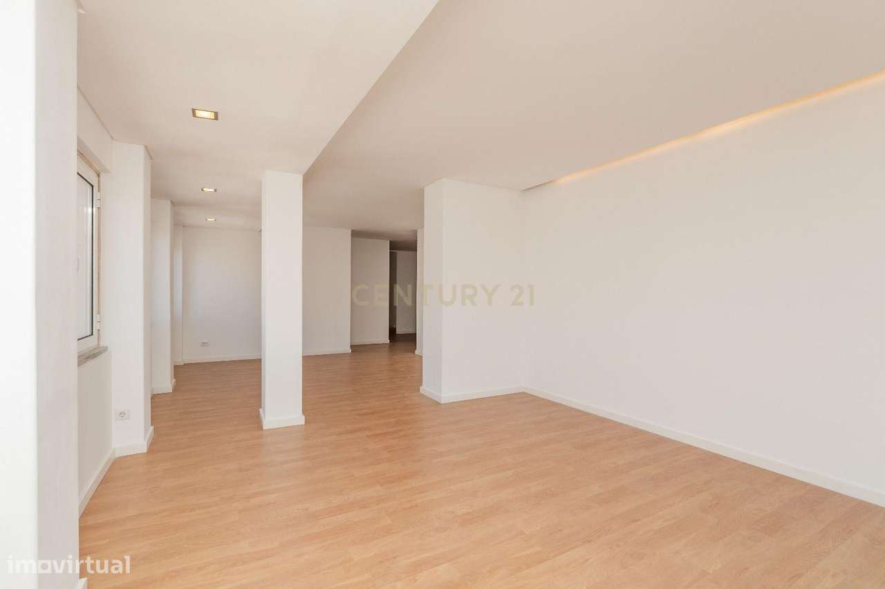 T1+2 Duplex com Grandes Áreas e Acabamentos Contemporâneos - Grande imagem: 5/33