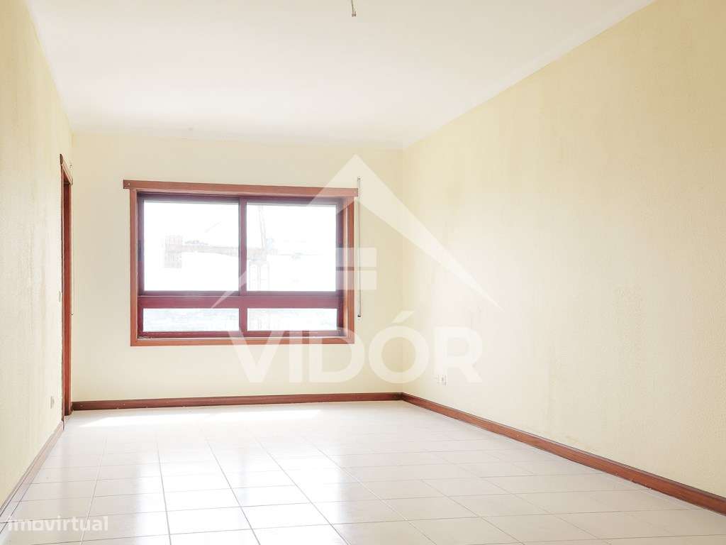 T3 no 6º Andar com Parqueamento e Arrecadação - Grande imagem: 2/8