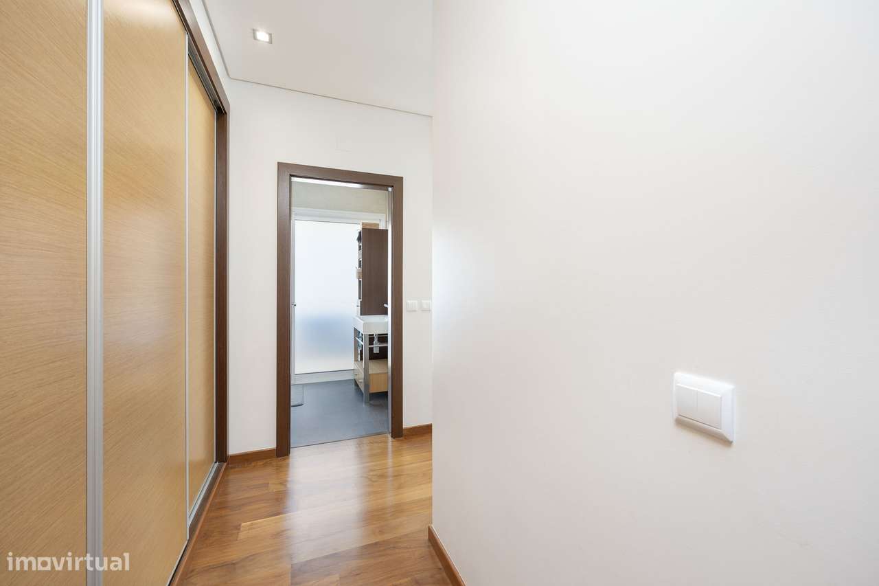 Apartamento T3 com 140m2 | Garagem 2 carros-14