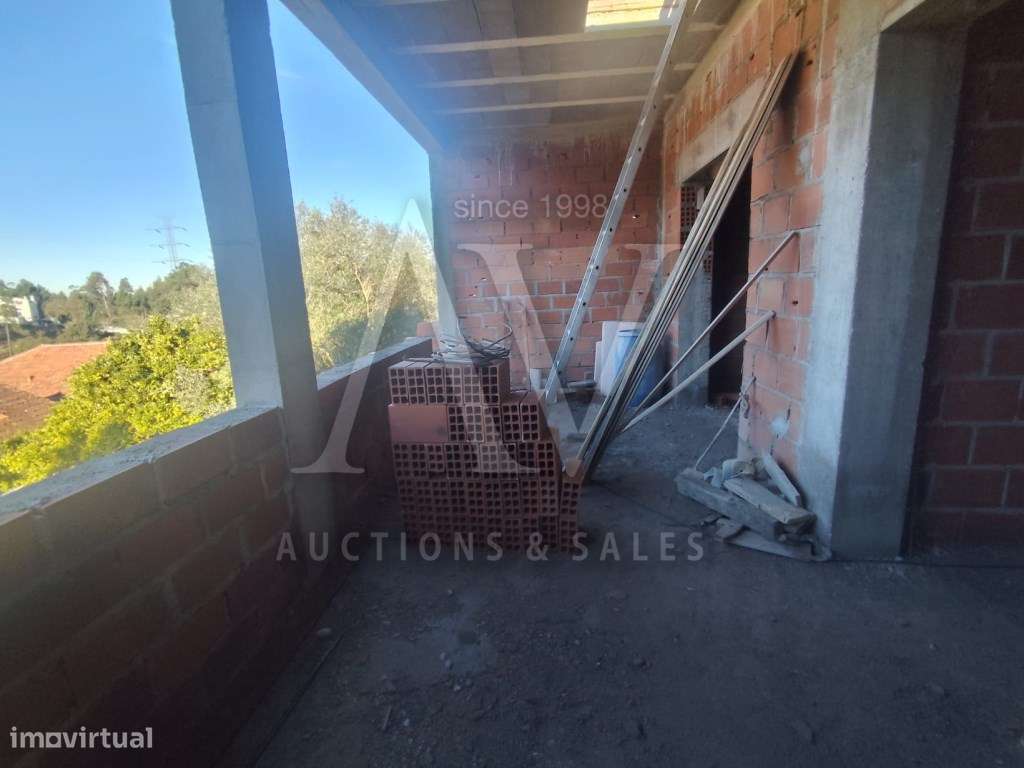 T1+1 com Varanda e Parqueamento - Tranquilidade às Portas da Cidade - Grande imagem: 1/18