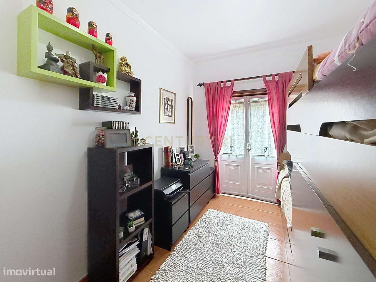 Apartamento T2 no Centro Histórico da Nazaré com Vista Mar-11
