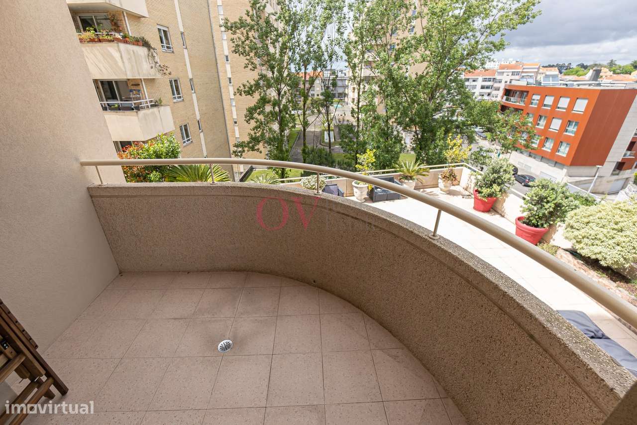 Para venda, apartamento T5 Rua Domingos Sequeira Porto, com varandas,-25
