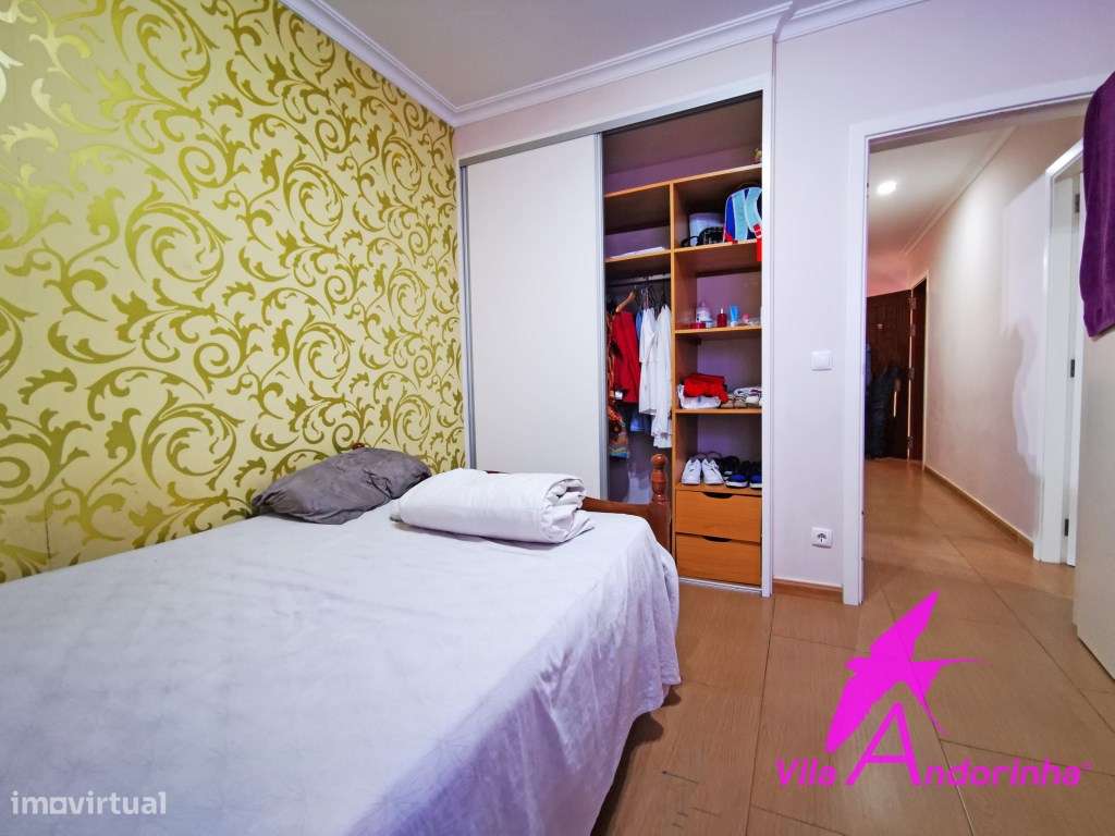 Prédio no centro histórico de Viana-14