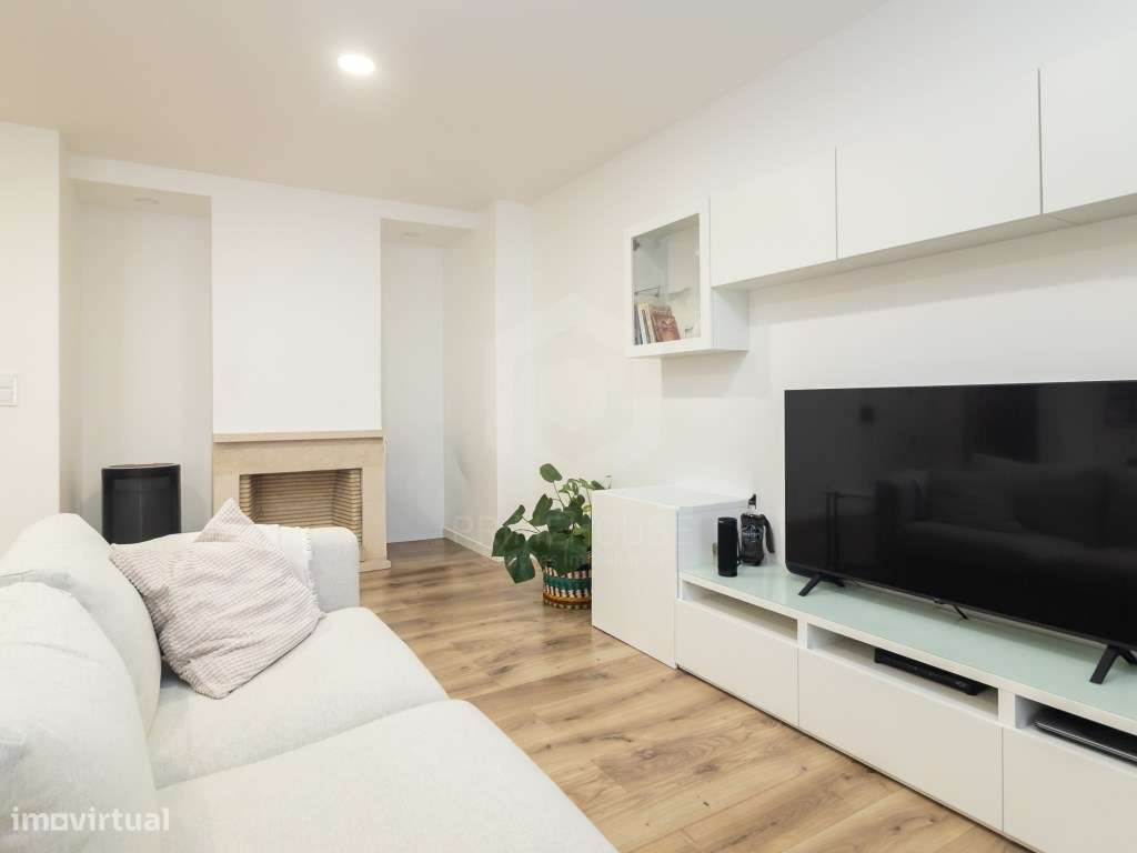 Apartamento T2 remodelado - Quinta de Sto. António a 600 metros da ...-8