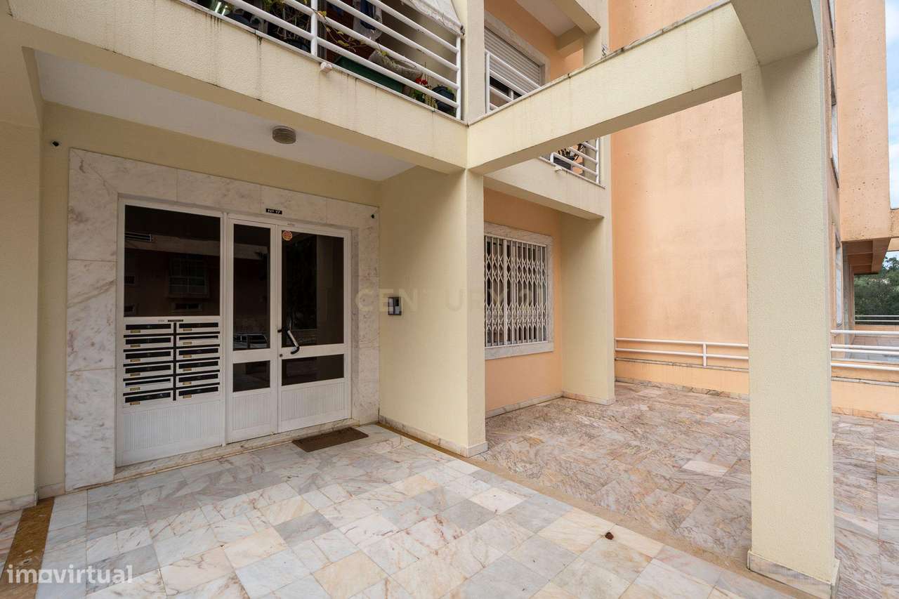 Excelente T1 com lareira, arrecadação e varanda na Anta – Agualva-Cacé - Grande imagem: 4/37