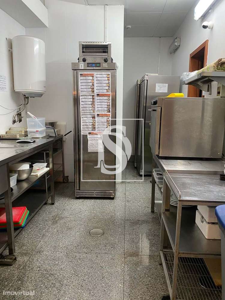 Trespasse restaurante/hamburgueria em Braga — Oportunidade Única de In-6