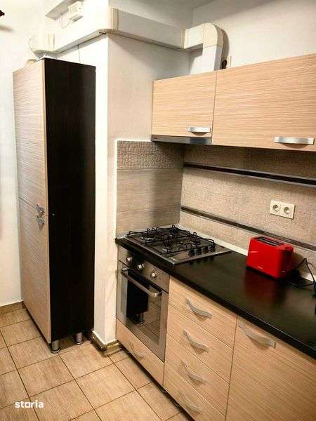 Proprietar, inchiriez apartament cu 3 camere de lux, etajul 1 din 4 - Imagine principală: 4/8