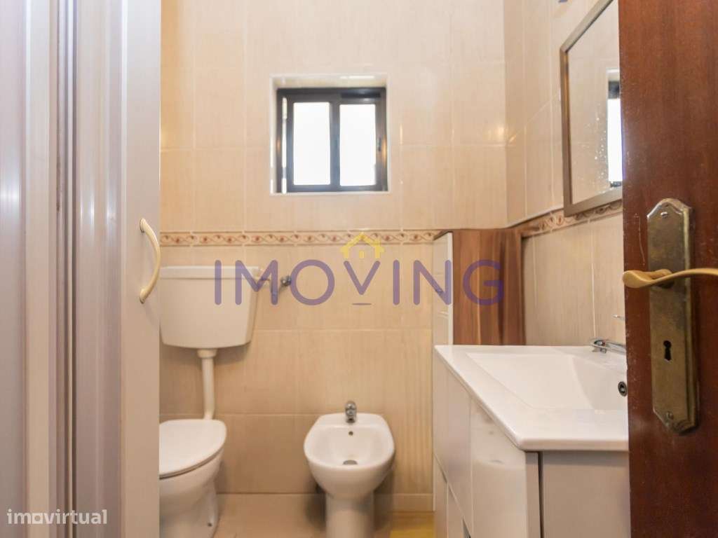 Apartamento T2 para venda no Barreiro-10