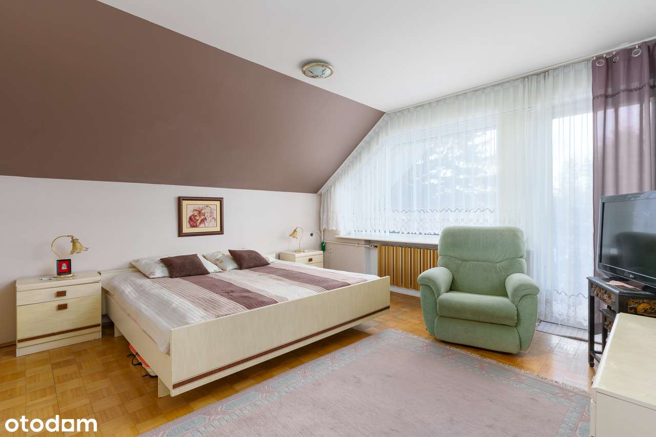 Dom dla rodziny z osobnym mieszkaniem!-10