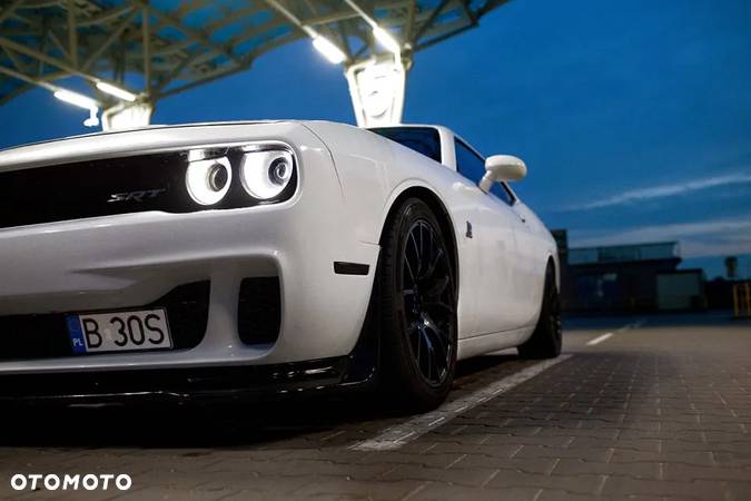 Dodge Challenger - 9