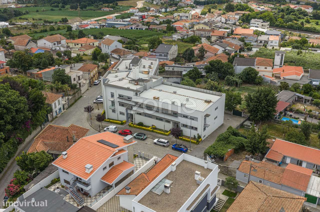 T2 com garagem fechada e arrumos em Barca, Castêlo da Maia-20