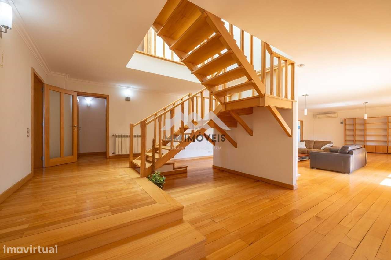 Moradia T5+2 | Vila Nova de Gaia | Luxo | Piscina | 4 Frentes | Garage - Grande imagem: 4/60