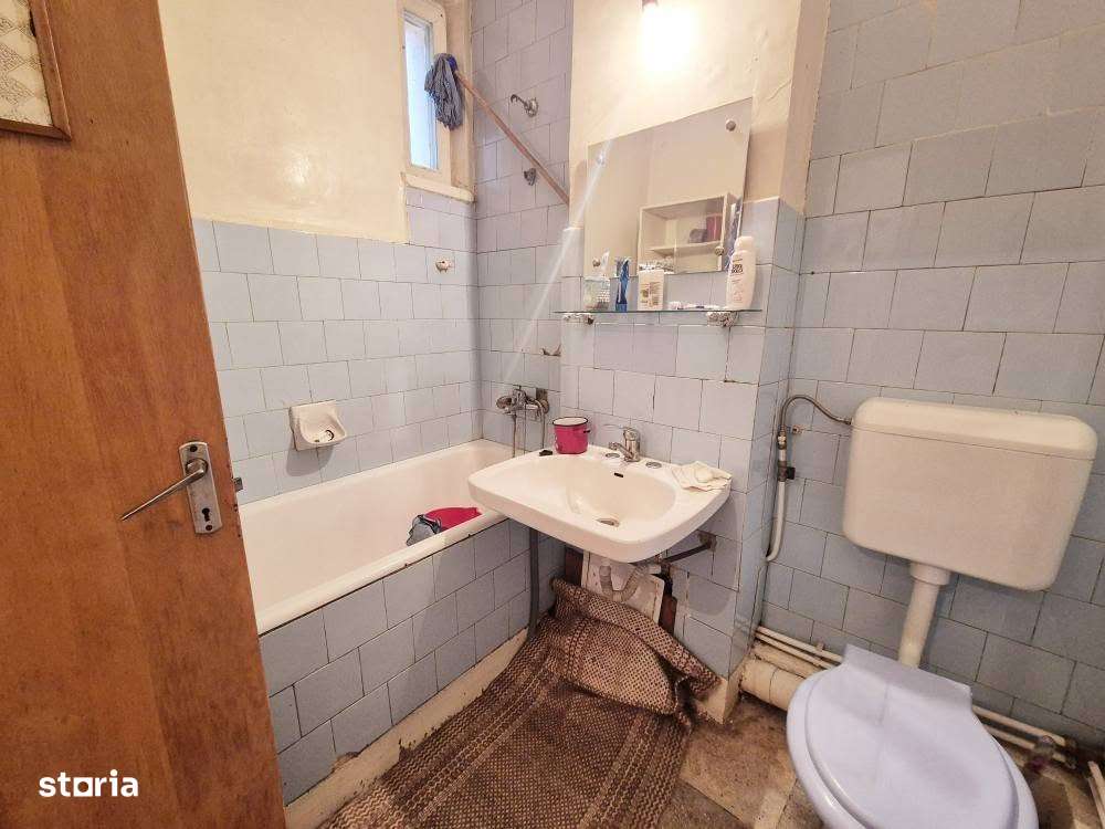 Apartament cu 3 camere, parter, 2 boxe, Bld. Traian, Piatra-Neamt - Imagine principală: 5/12