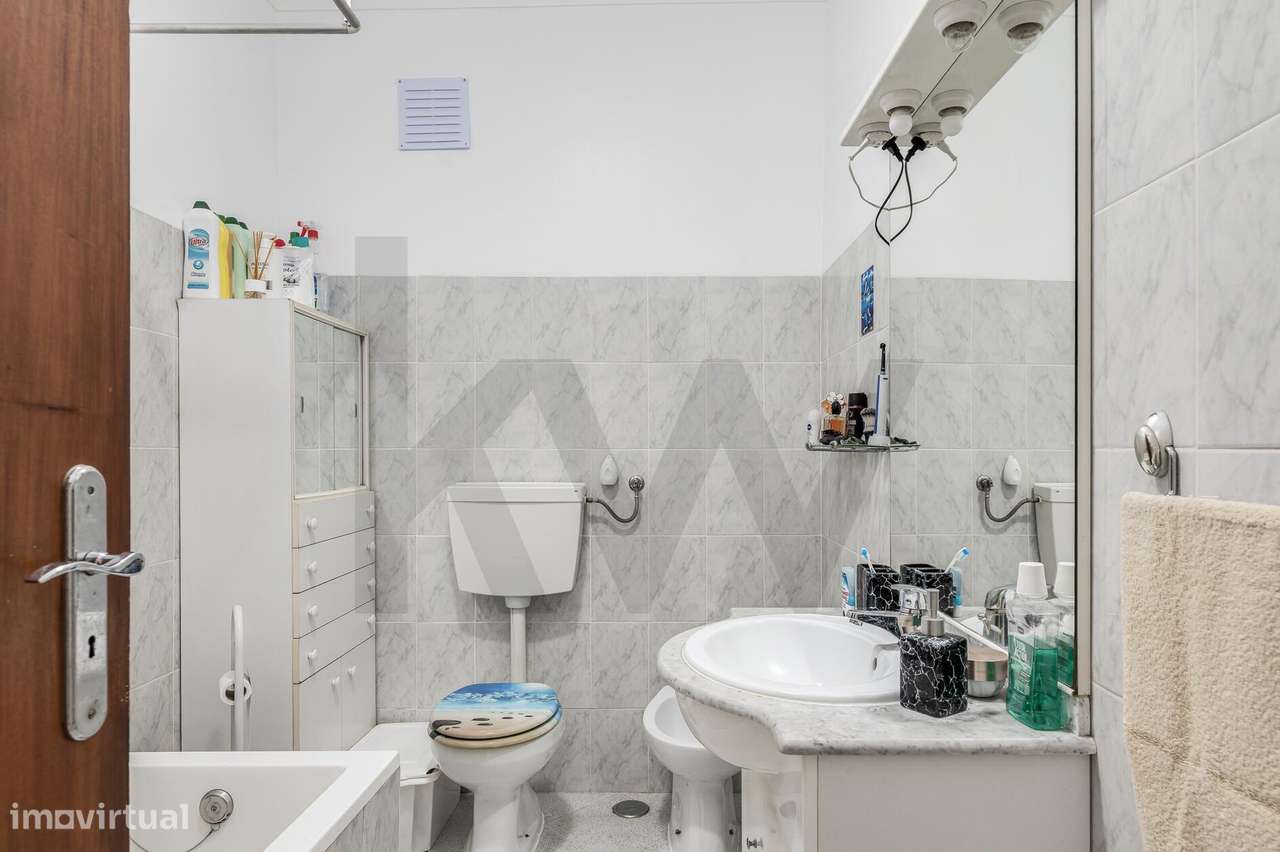 Apartamento T2 no Casal do Marco – Conforto, Luminosidade e Excelente-12