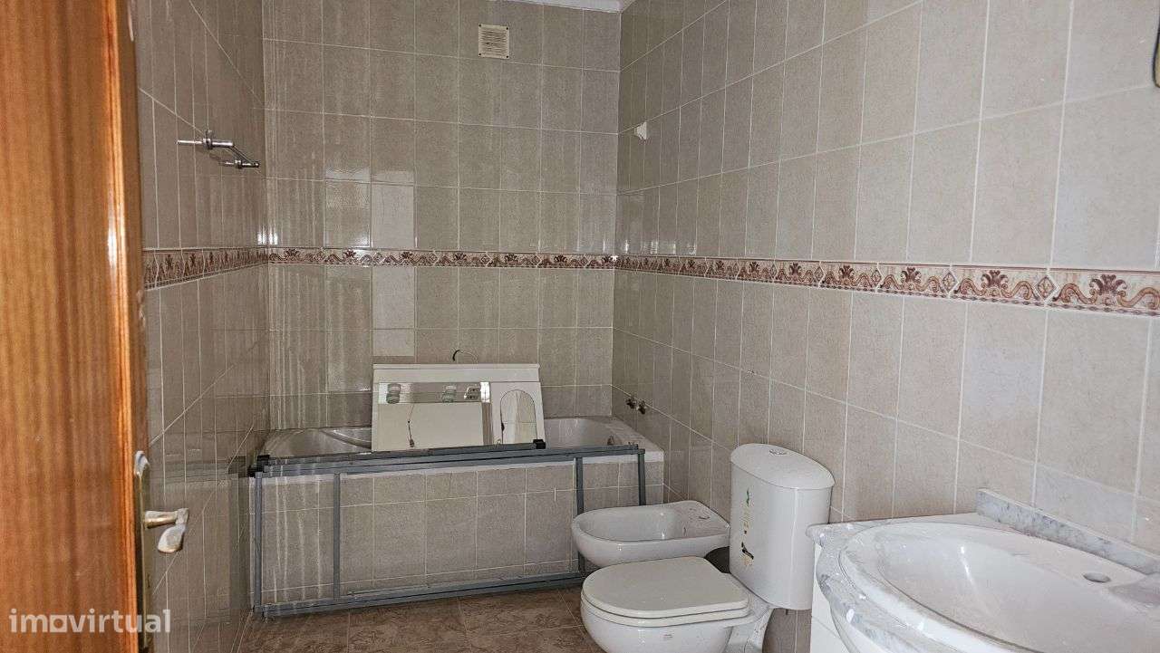 Moradia em Banda, T3, em GONDIFELOS Vila Nova de Famalicão - Grande imagem: 5/17