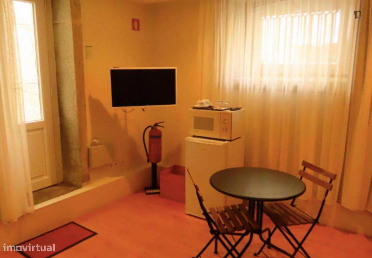Quarto - localizado em Matosinhos Porto - Grande imagem: 5/5