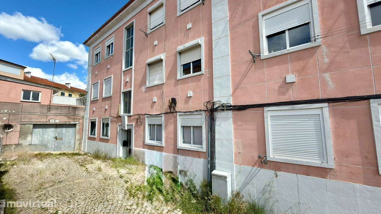 Apartamento T2 para Remodelação, Centro de Almada-25