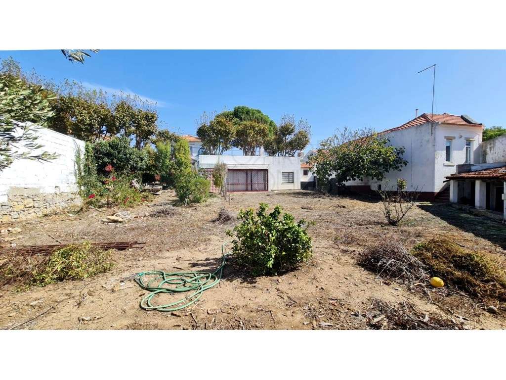 Moradia T6, lote 915m2, próxima da praia, na Parede, Cascais-35