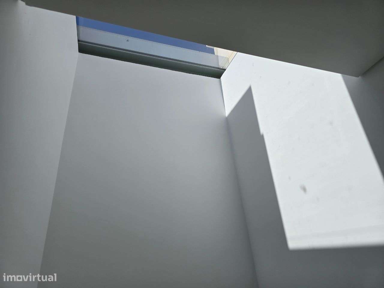 Moradia T4 com garagem baixa de Faro-19