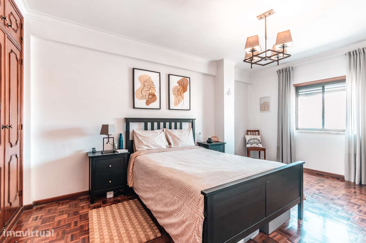 Espaçoso apartamento T3 em Mem Martins-9