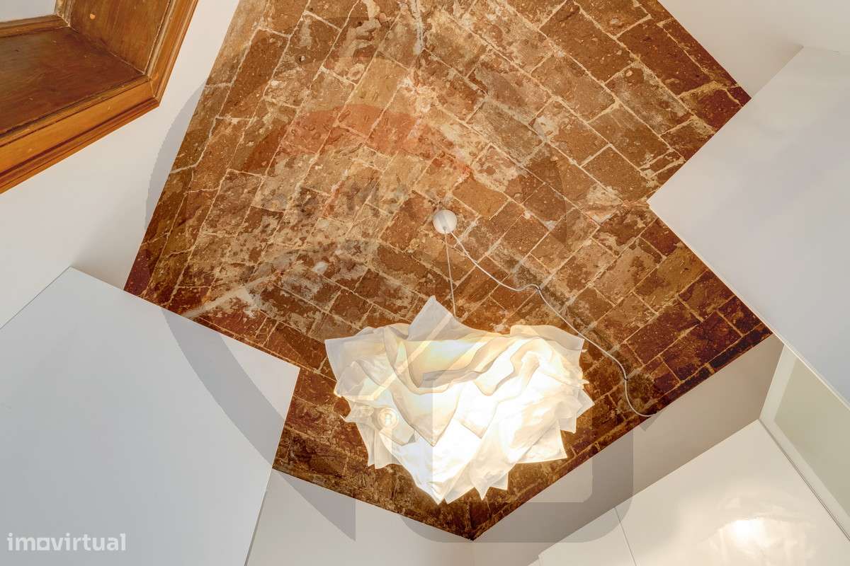 Moradia T3 Renovada no Centro Histórico de Évora – Charme Único-16