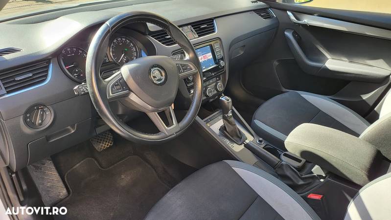 Skoda Octavia 2.0 TDI DSG Style - 30