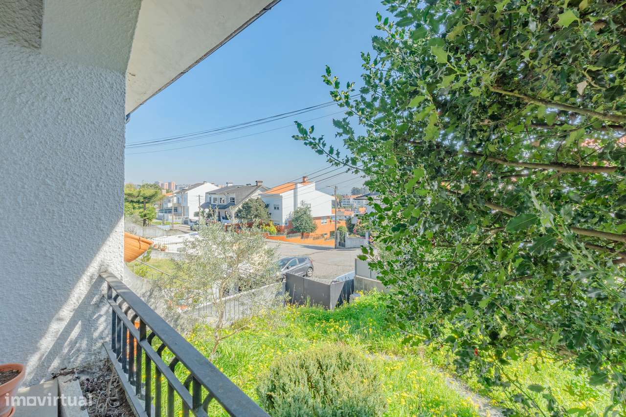 T3 Geminada com jardim, terraço e garagem em Canelas-32