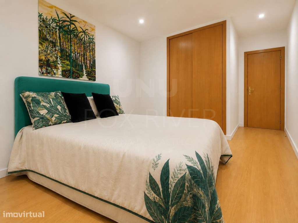 Apartamento T2 com Terraço Privativo e Garagem - Touguinha, Vila do...-2