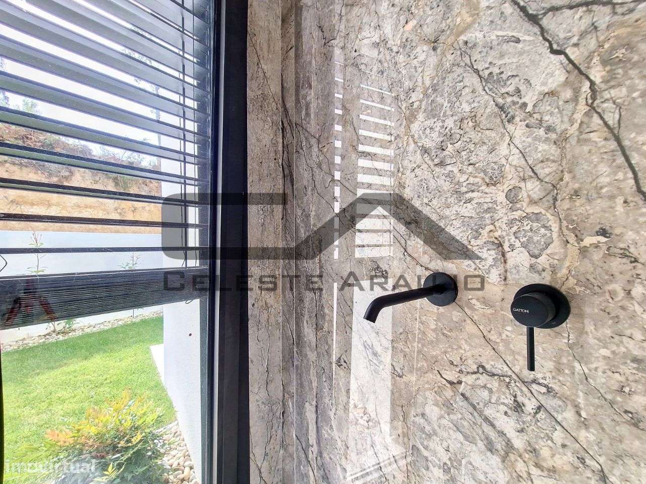 Moradia T4+1 Térrea, com piscina, Rio Meão-21