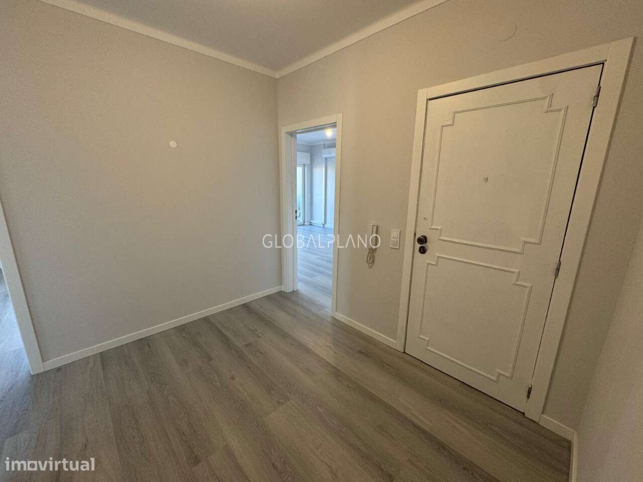 Apartamento T3 Avenida 25 de Abril-0