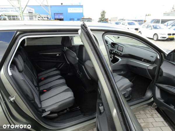 Peugeot 5008 1.5 BlueHDi Allure S&S - 9