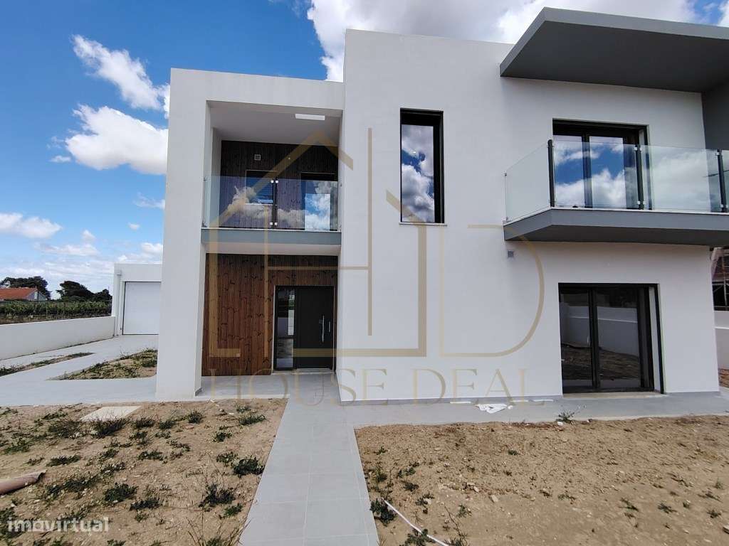 Magnífica Moradia T4 com Garagem e Piscina. Vendas de Azeitão-53