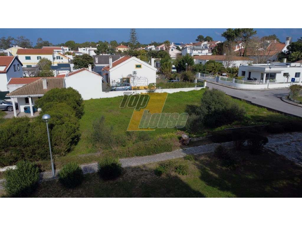 Terreno urbano perto do mar e lago em Sesimbra-18