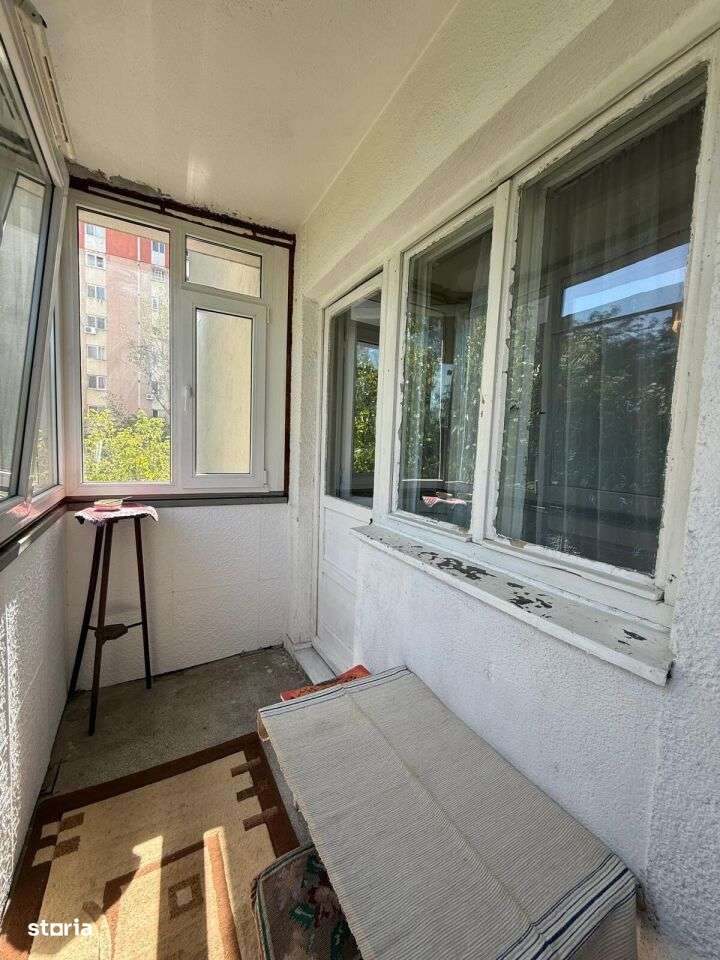 2 Camere Decomandat Metrou la 8 Minute-11