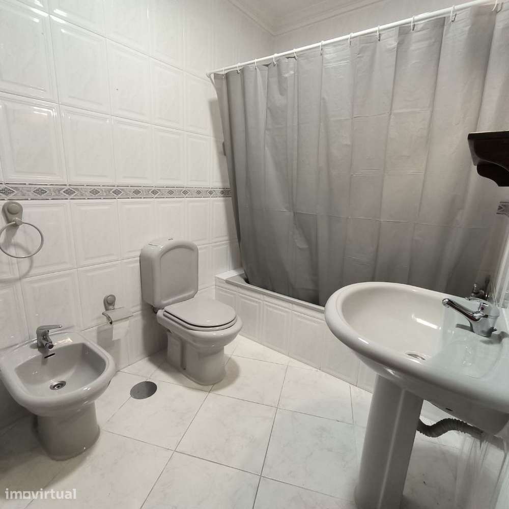 Arrendamento t3 condominio fechado com piscina-6