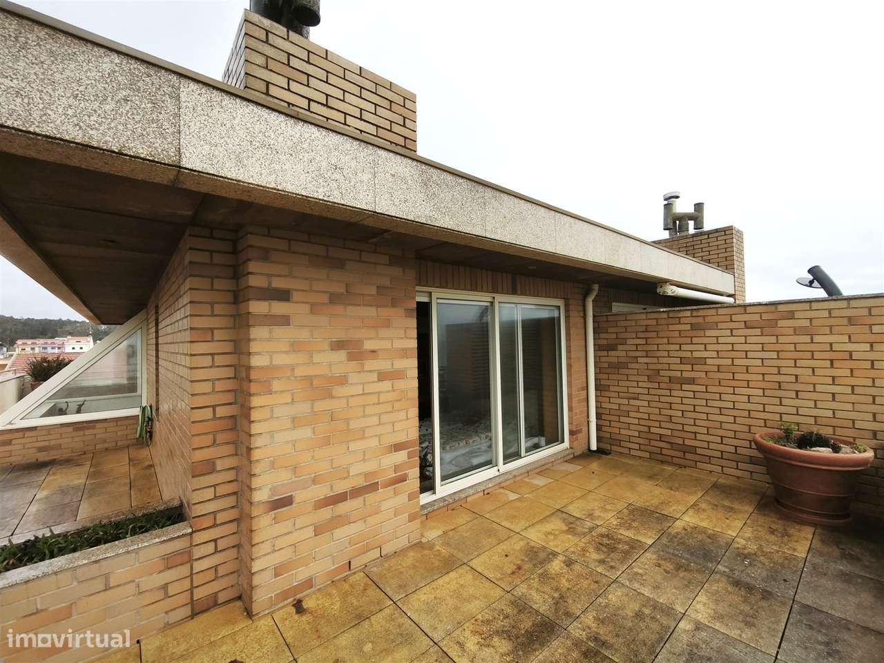 T3 Duplex com terraço em frente ao mar – Lavra-22