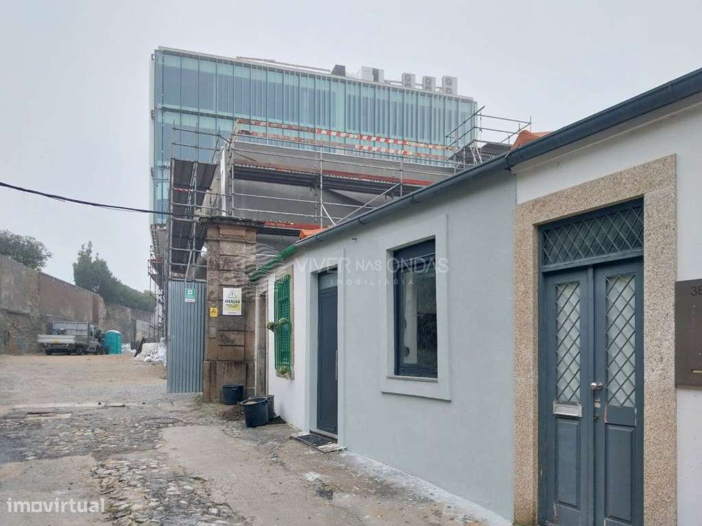 Moradia T1 totalmente renovada, com terraço, no centro do Porto.-20