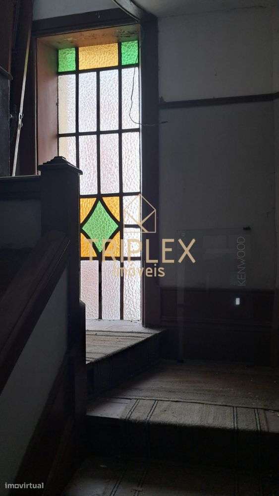 Moradia T6 para recuperar - Avª Afonso Henriques-8