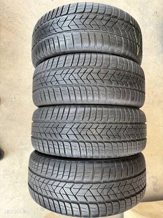 Vând 4 anvelope 225/45/18 Pirelli de iarnă ca noi cu runflat - 1