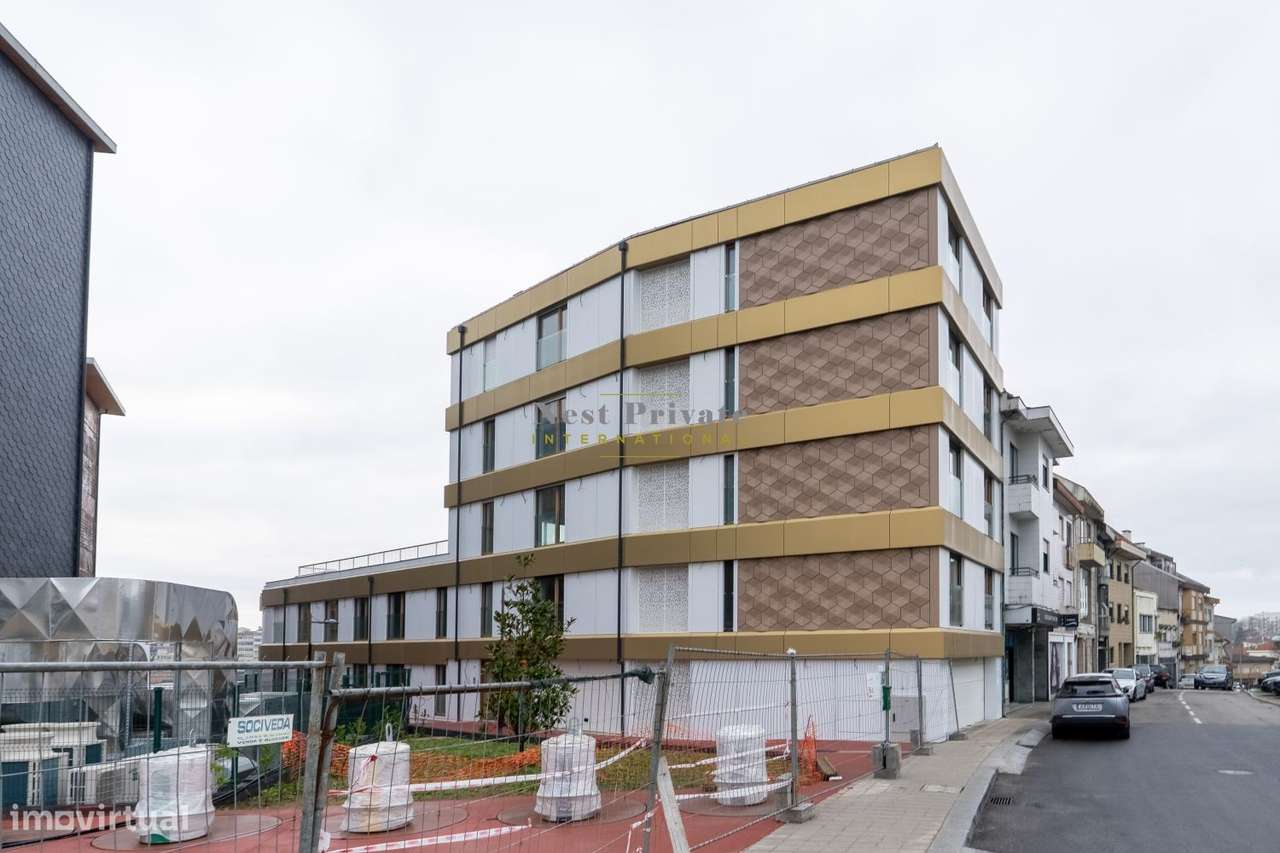 Apartamento T5 Duplex Antas-30