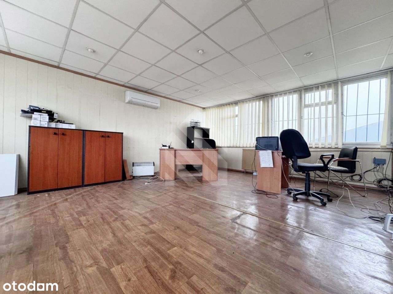 Teren inwestycyjny z budynkami blisko Dk10-3