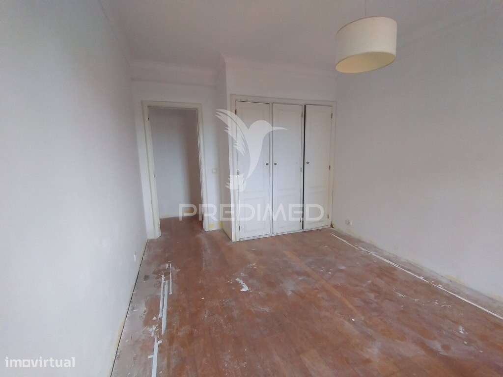 Moradia T5 Parqueamento-Logradouro-Albarraque-Sintra - Grande imagem: 5/38