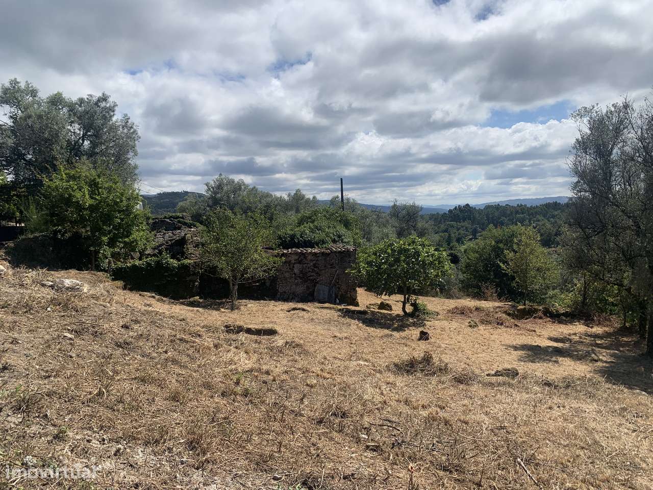 Terreno de 700m2 c/ Ruina-20