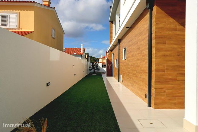 Luxuosa moradia isolada de 5 assoalhadas com excelentes áreas - piscin-46